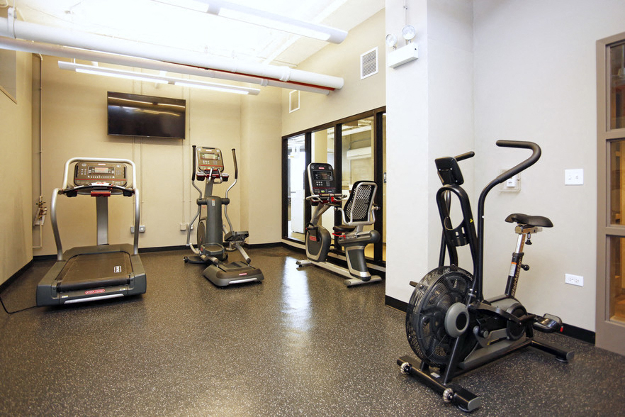 Fitness Center at 4700 Lake Park Apartments